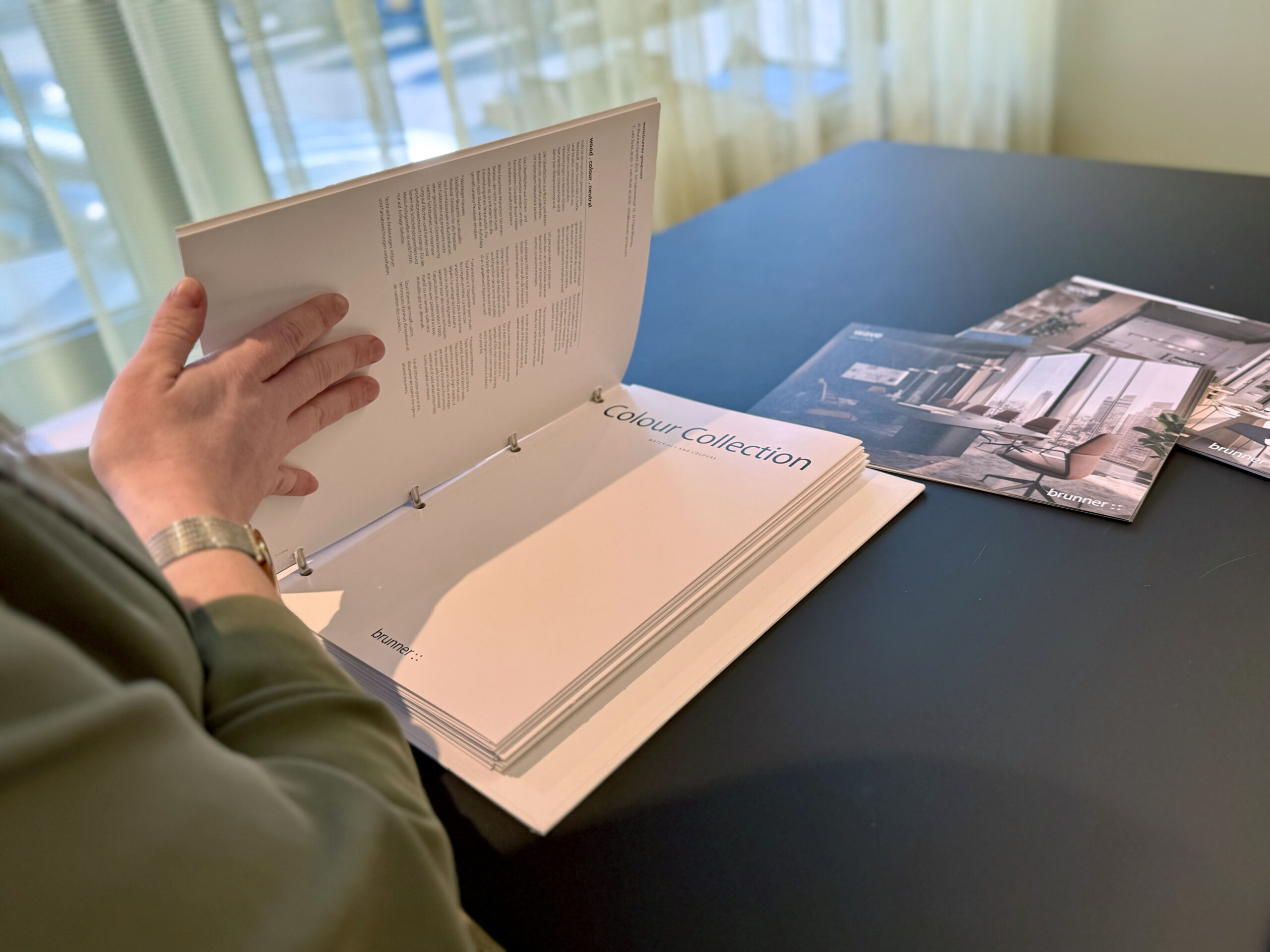 Merkmoment met Nienke- collectie Brunner