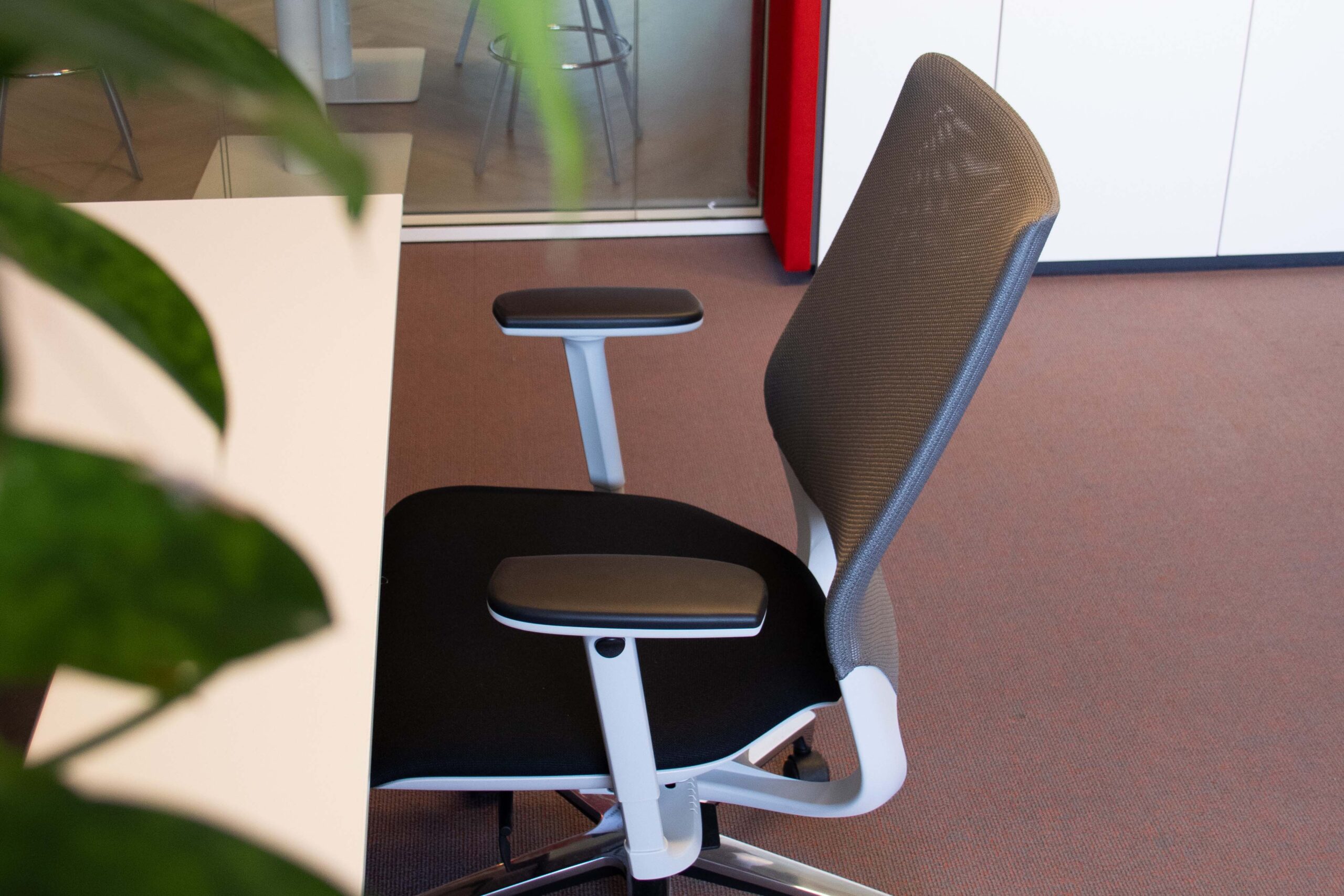 Nieuwe bureaustoelen Hartstichting 8