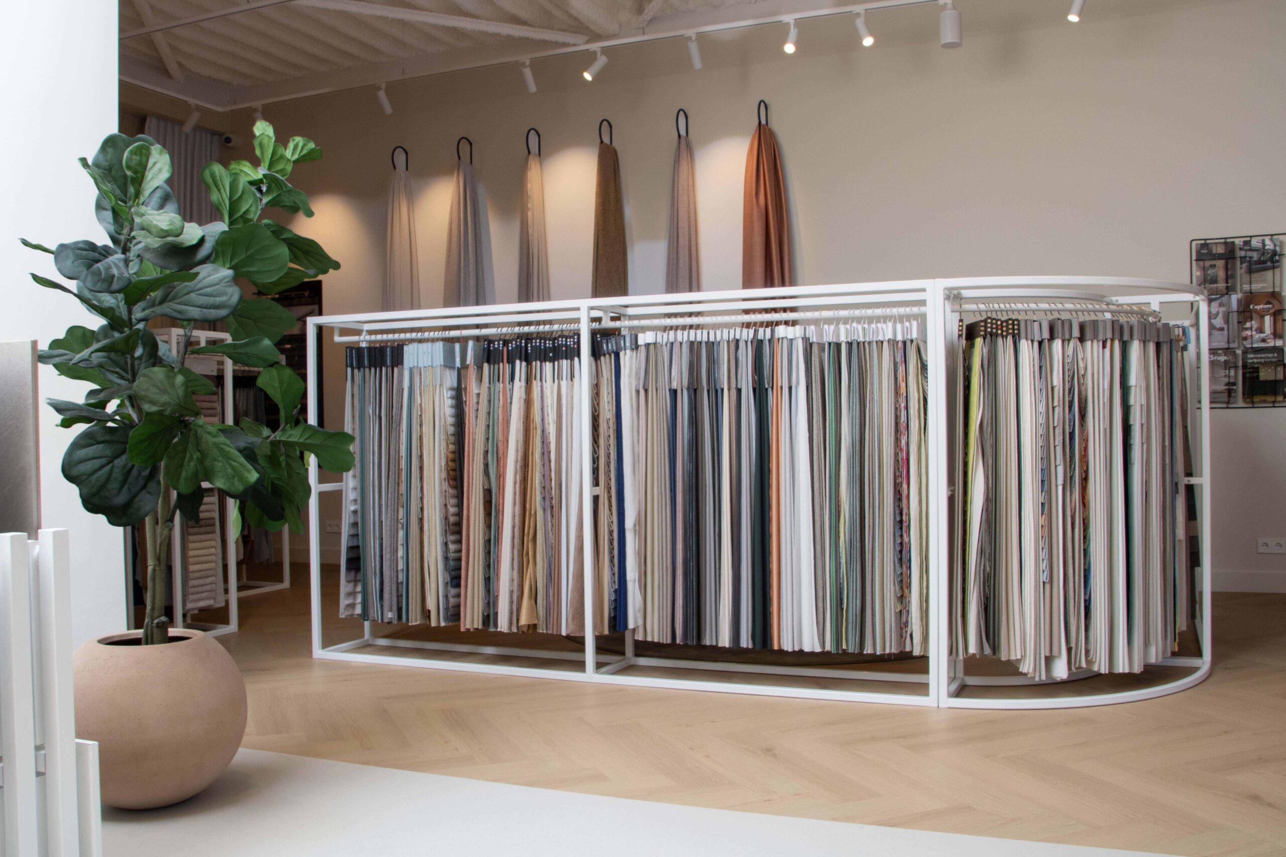 Van werkplaats naar showroom en kantoor bij Klift Roest 4